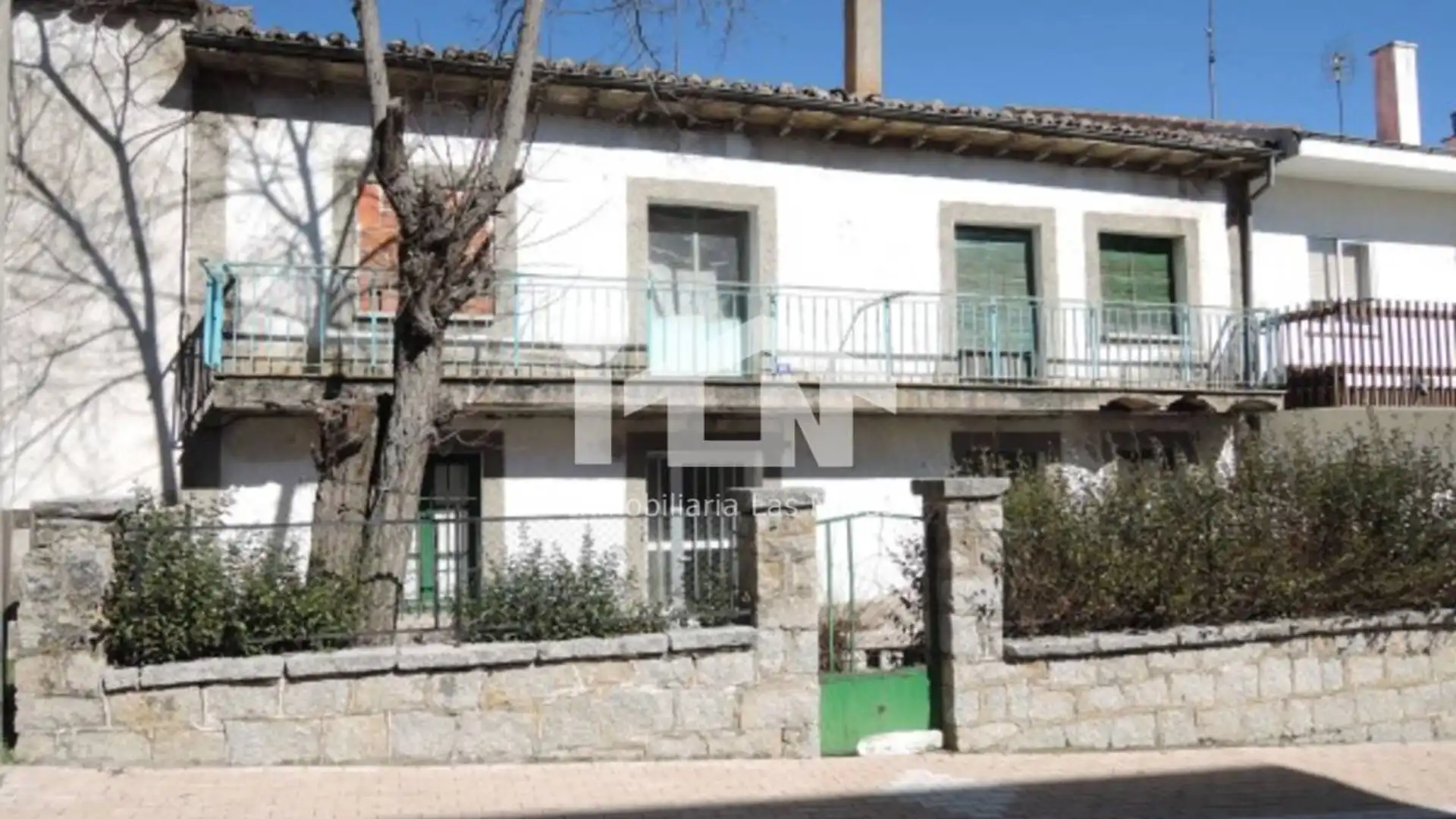 Vista exterior de Casa o chalet en venta en Las Navas del Marqués  con Jardín privado