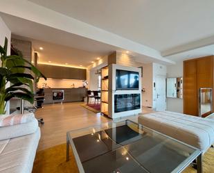 Living room of Attic to rent in  Barcelona Capital  with Air Conditioner, Parquet flooring and Terrace