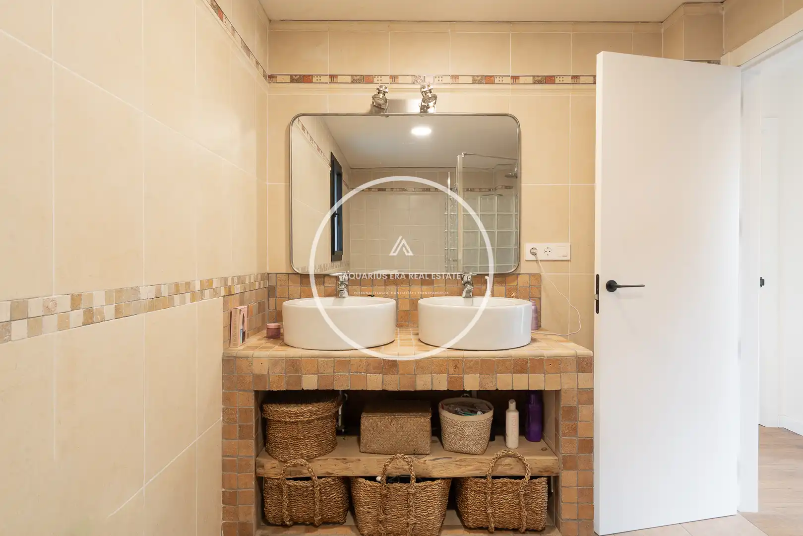 Baño de Casa o chalet en venta en Seva con Aire acondicionado, Calefacción y Jardín privado