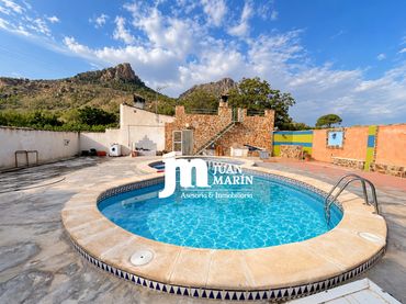 Casa rústica amb piscina en venda a Paseo Ribereno