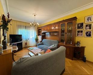 Sala d'estar de Pis en venda en  Madrid Capital amb Calefacció i Forn