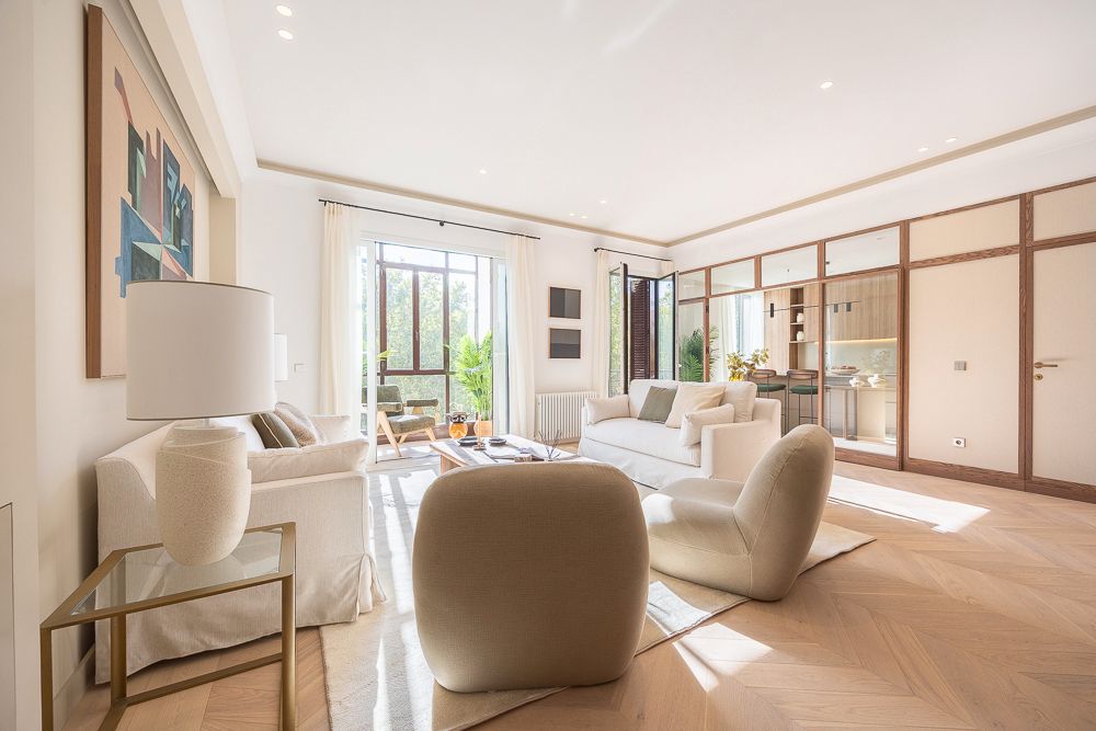 Sala d'estar de Pis en venda en  Madrid Capital amb Aire condicionat, Calefacció i Jardí privat