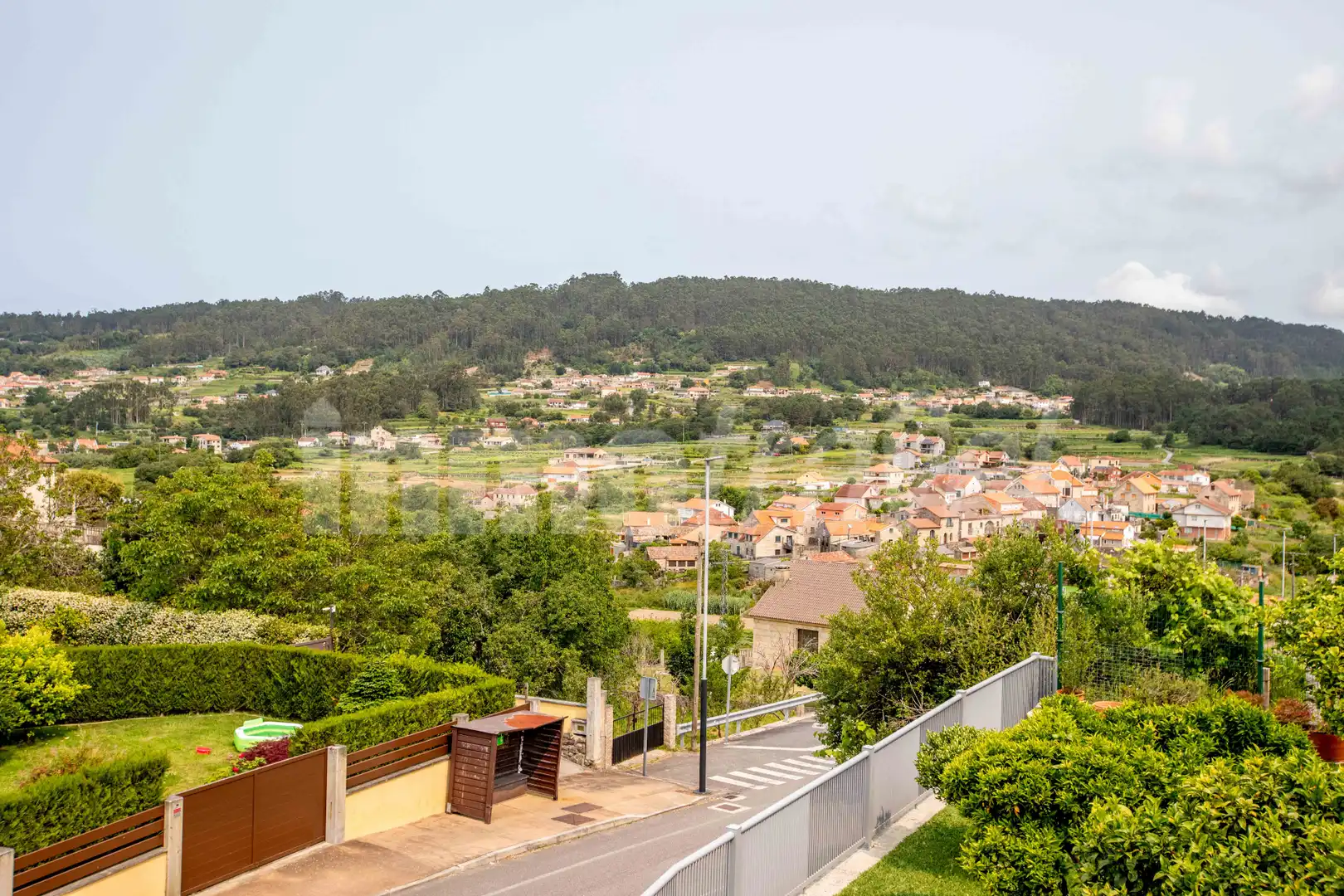 Vista exterior de Casa o chalet en venta en Sanxenxo con Calefacción, Jardín privado y Parquet