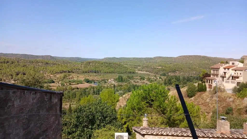 Casa adosada en venda en Torre del Compte, Teruel