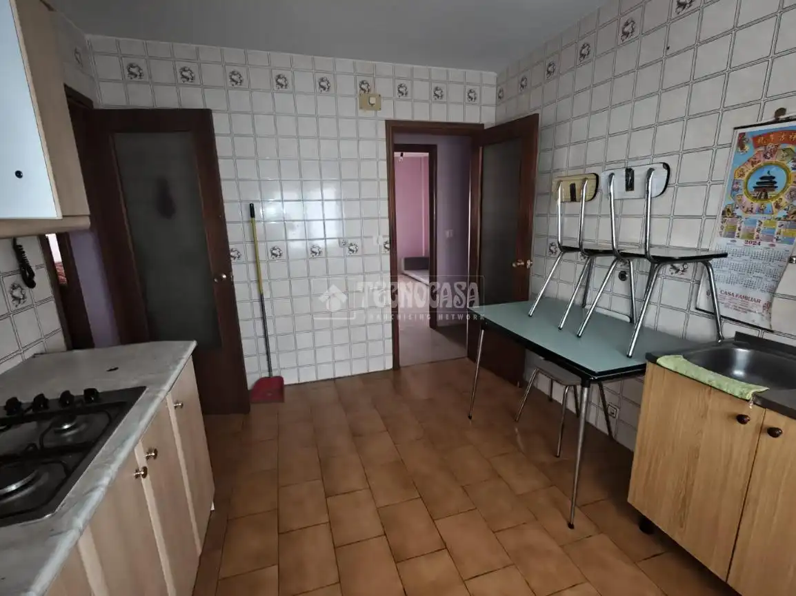 Cocina de Piso en venta en La Bañeza  con Calefacción, Terraza y Trastero