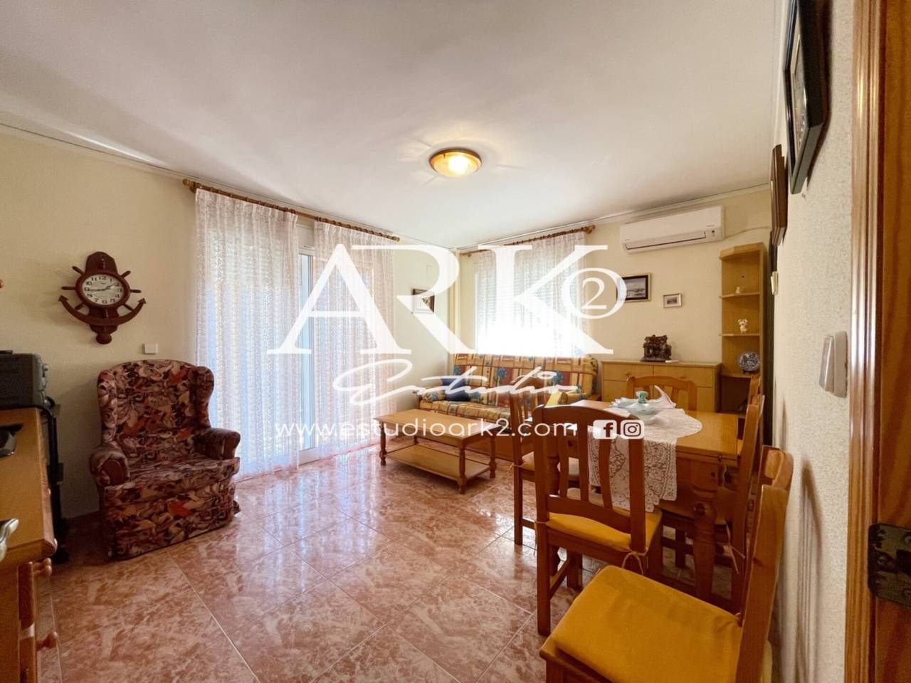 Sala d'estar de Apartament en venda en Miramar amb Aire condicionat, Moblat i Balcó