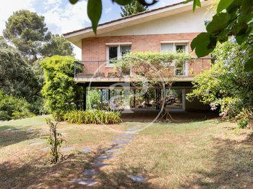 Casa amb jardí en venda a Bellaterra