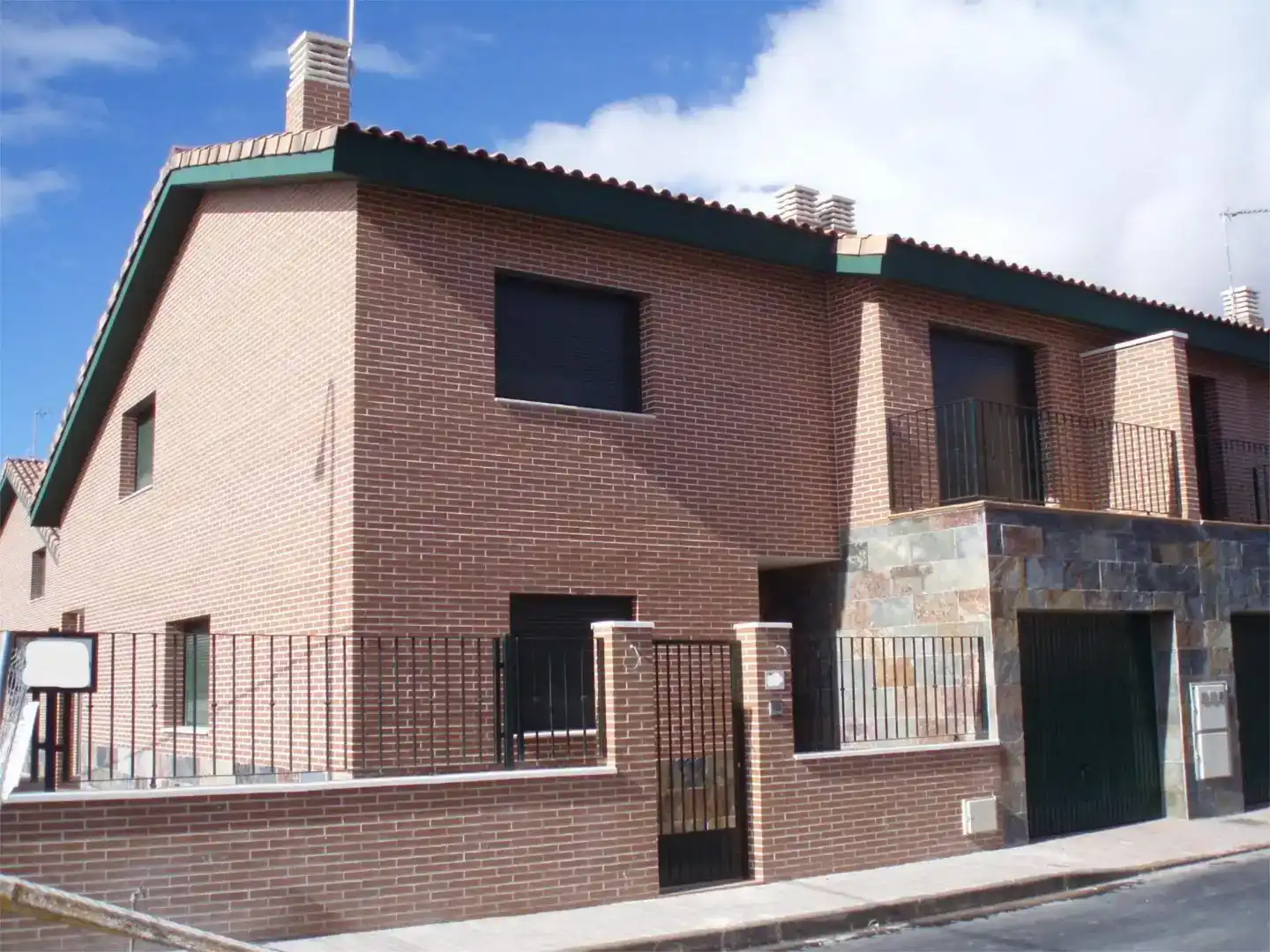 Vista exterior de Piso en venta en Ajofrín con Aire acondicionado y Balcón