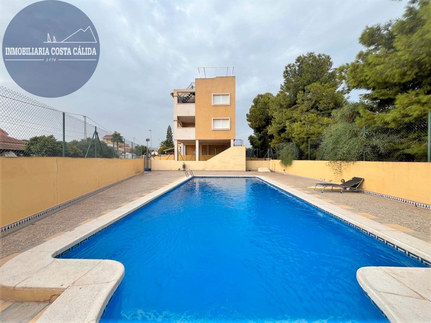 Piscina de Dúplex en venda en Águilas amb Terrassa, Traster i Moblat