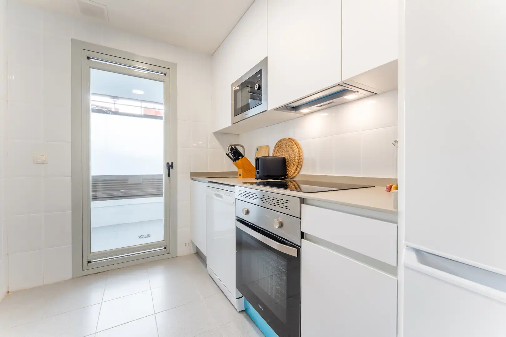 Kitchen of Ground floor for rent in Madrid  with Air Conditioner, Heating and Parquet flooring