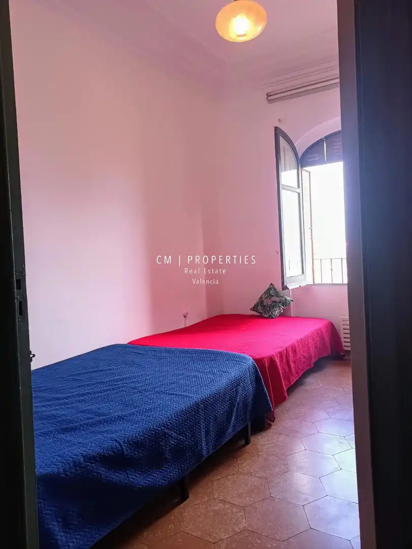 Bedroom of Flat for rent in Valencia  with Air Conditioner, Heating and Terrace