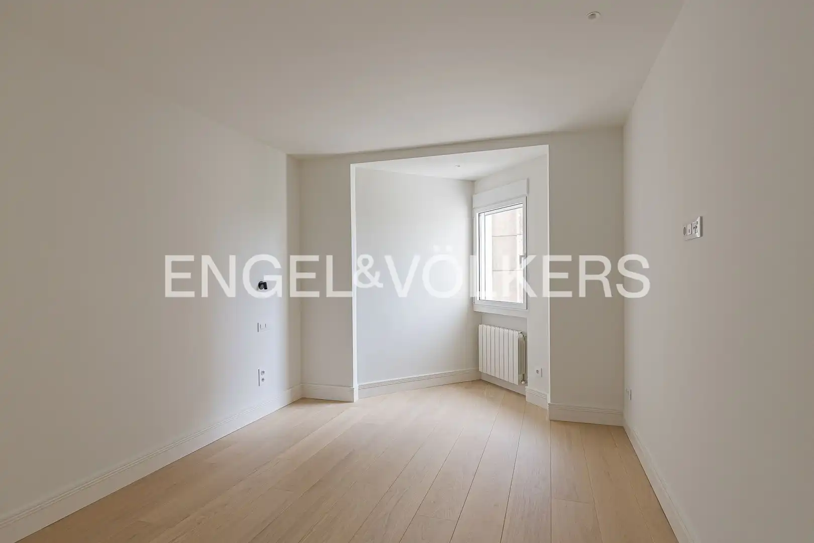Bedroom of Flat for rent in Madrid  with Air Conditioner, Heating and Terrace