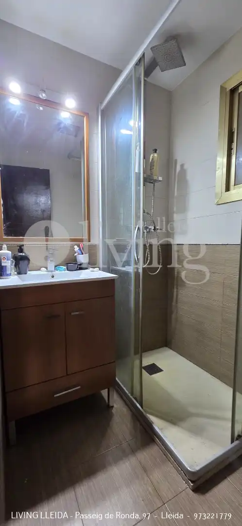 Baño de Piso en venta en Lleida con Aire acondicionado, Trastero y Amueblado