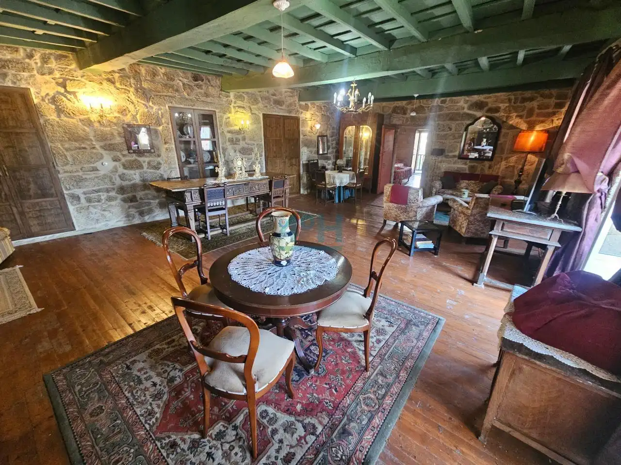 Comedor de Finca rústica en venta en Beade  con Jardín privado y Amueblado