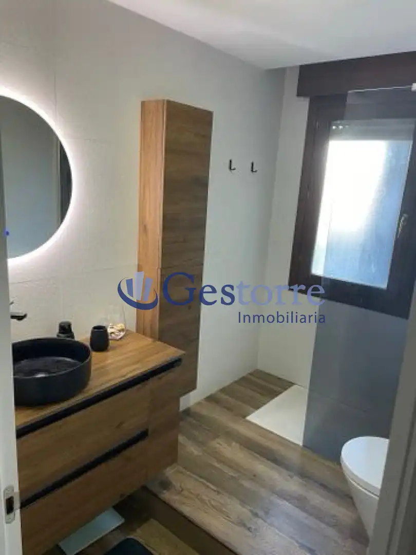 Habitación de Ático en venta en Oviedo  con Calefacción y Terraza
