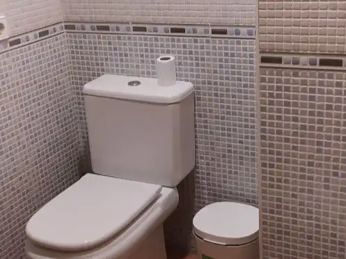 Baño de Piso en venta en Roquetas de Mar con Amueblado, Horno y Lavadora