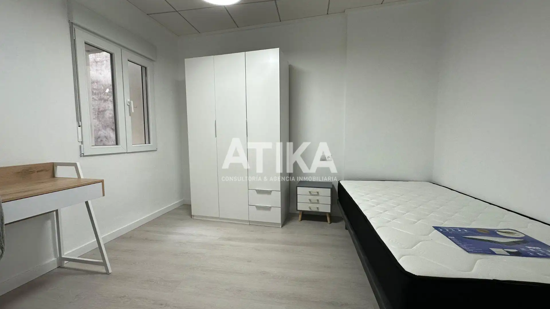 Bedroom of Flat for share in Ontinyent  with Air Conditioner and Balcony