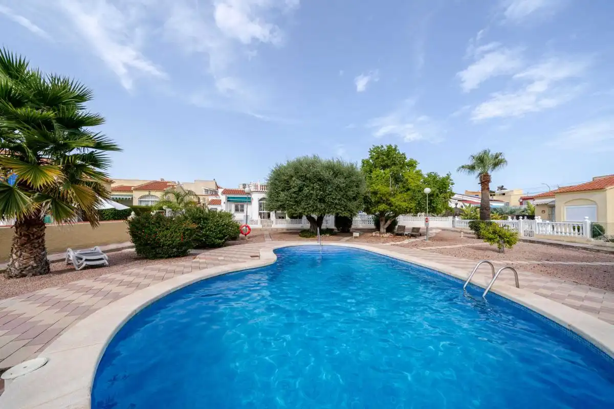 Piscina de Casa o chalet de alquiler en Elche / Elx con Aire acondicionado, Calefacción y Jardín privado