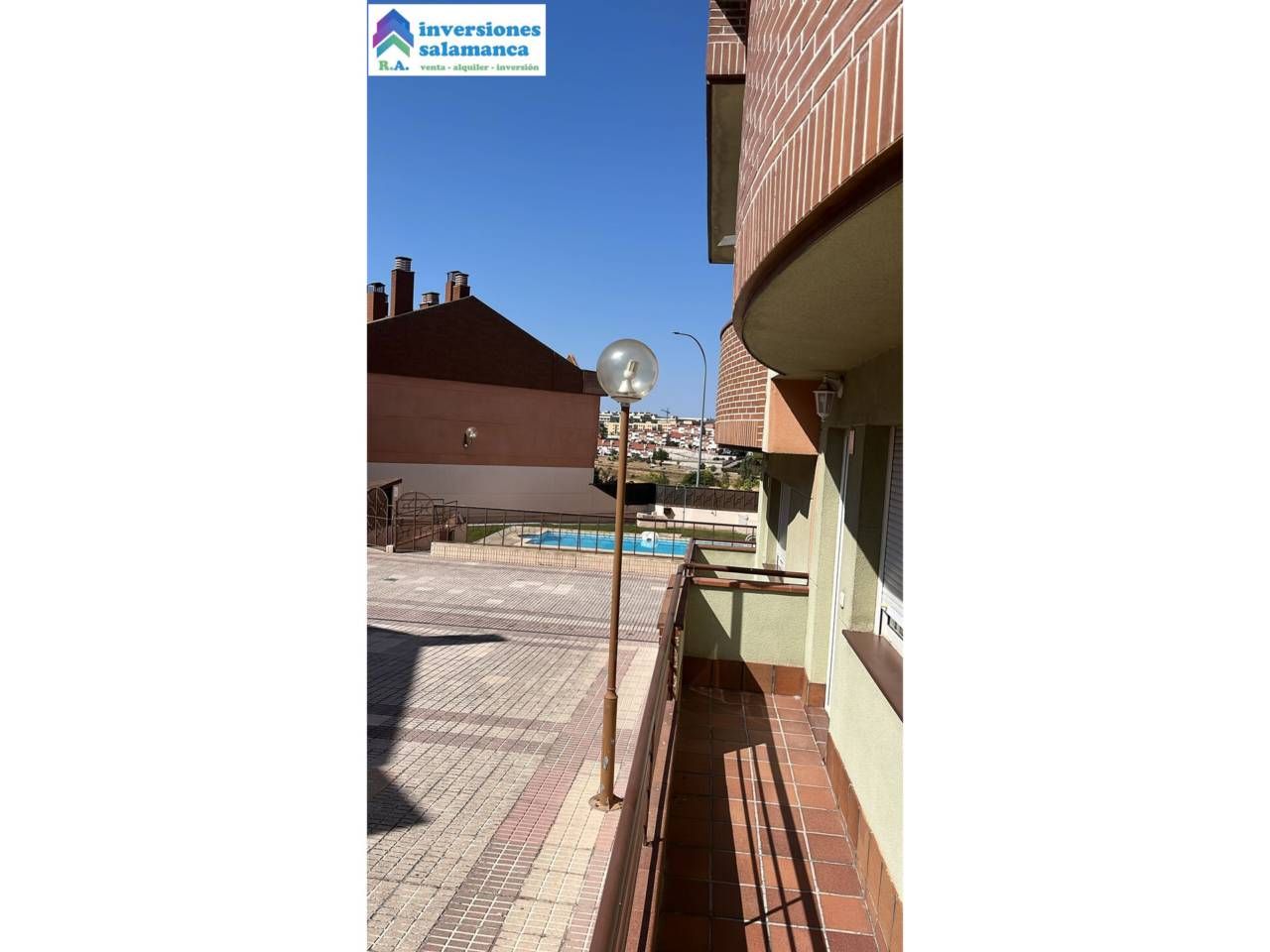 Vista exterior de Casa adosada en venda en Salamanca Capital amb Calefacció, Jardí privat i Terrassa