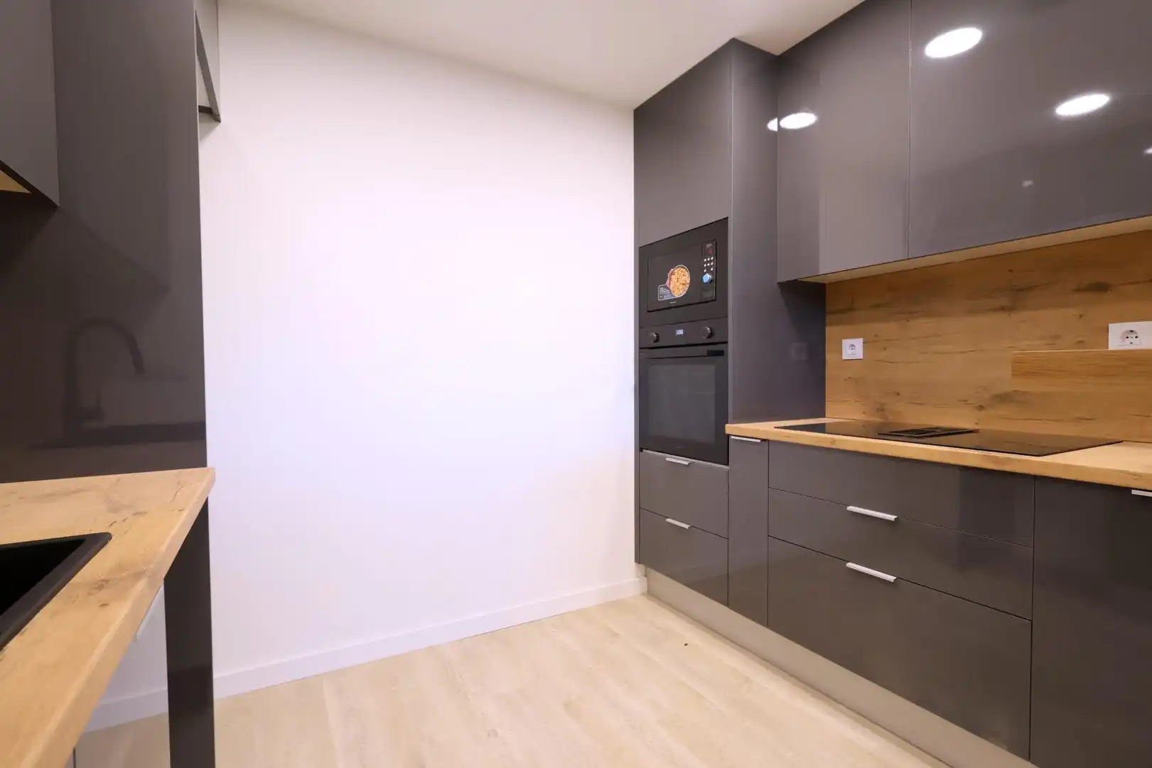 Kitchen of Ground floor for sale in Vilanova i la Geltrú  with Parquet flooring