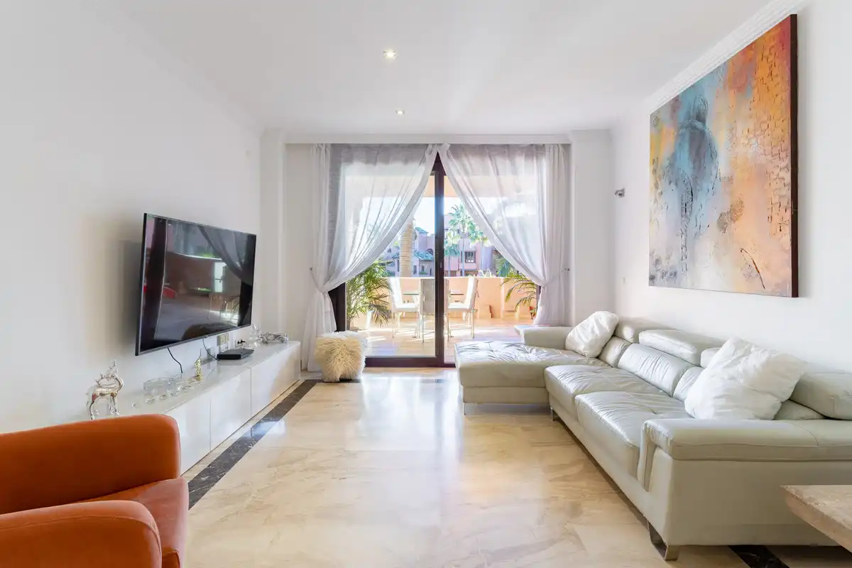 Apartamento con piscina en venta en Selwo, imagen 20