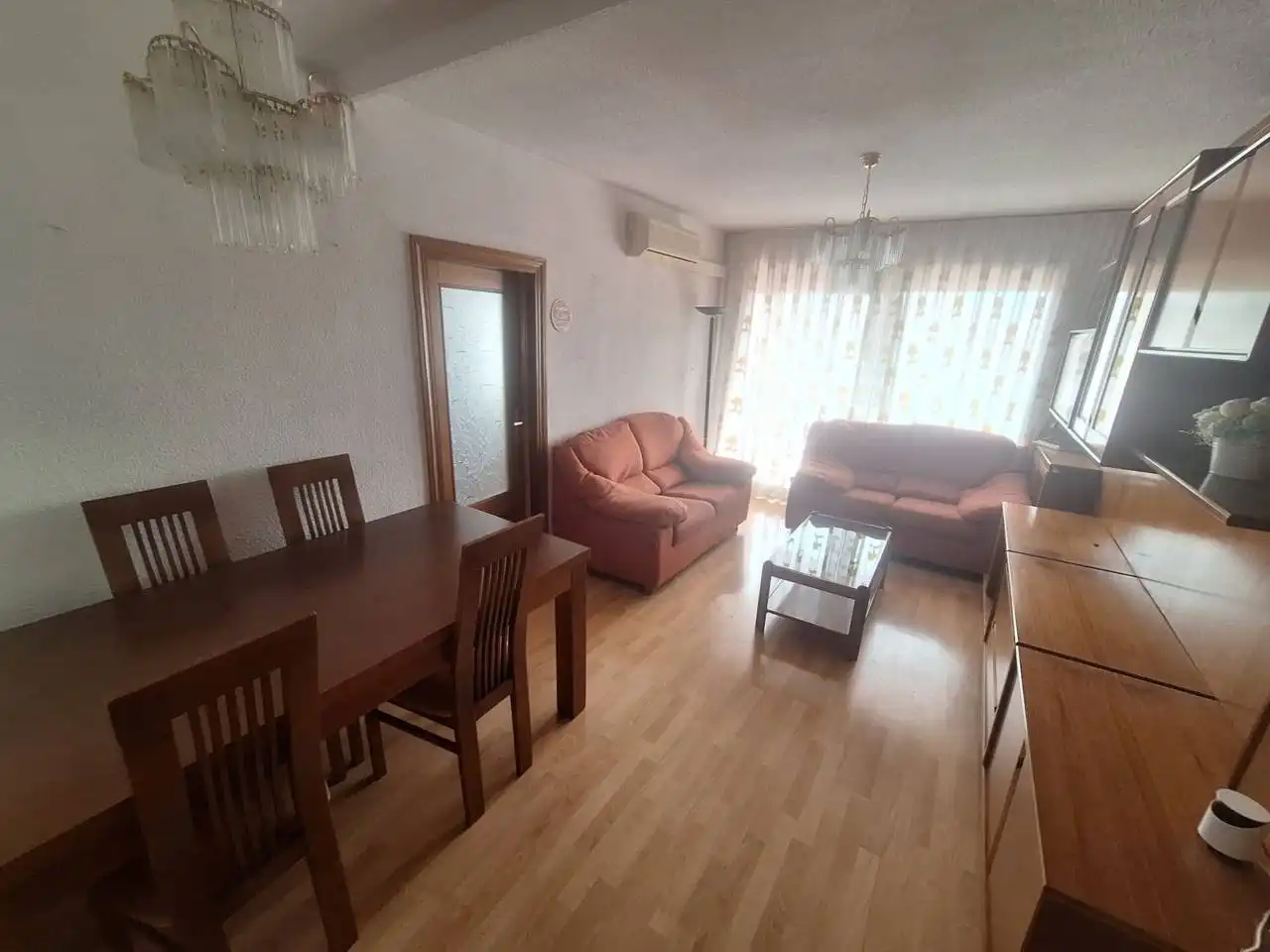 Living room of Flat for sale in Fuenlabrada  with Air Conditioner, Heating and Parquet flooring