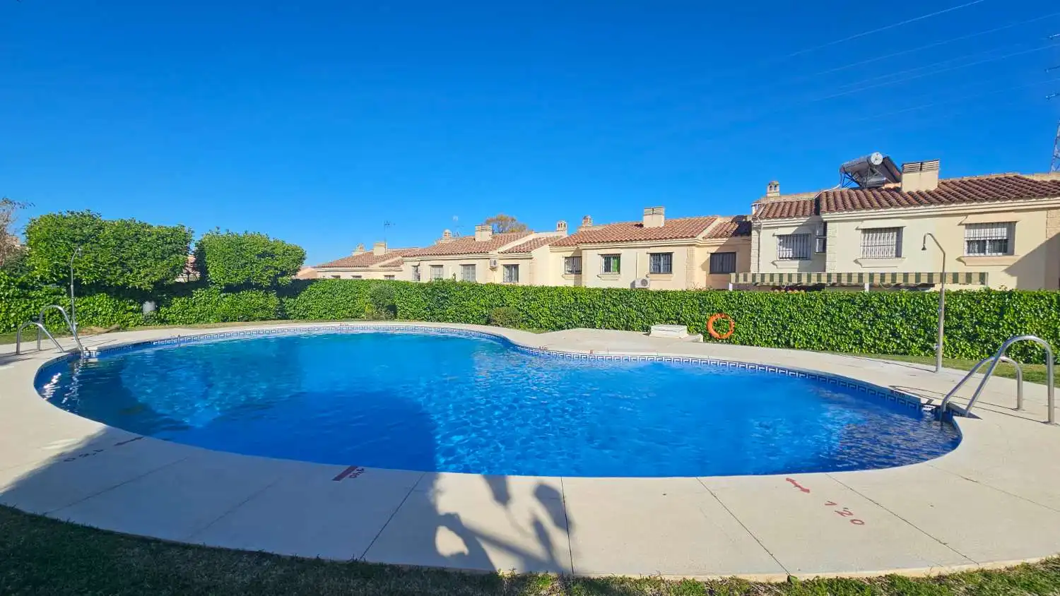 Piscina de Casa o chalet en venta en Alhaurín de la Torre con Aire acondicionado, Calefacción y Terraza