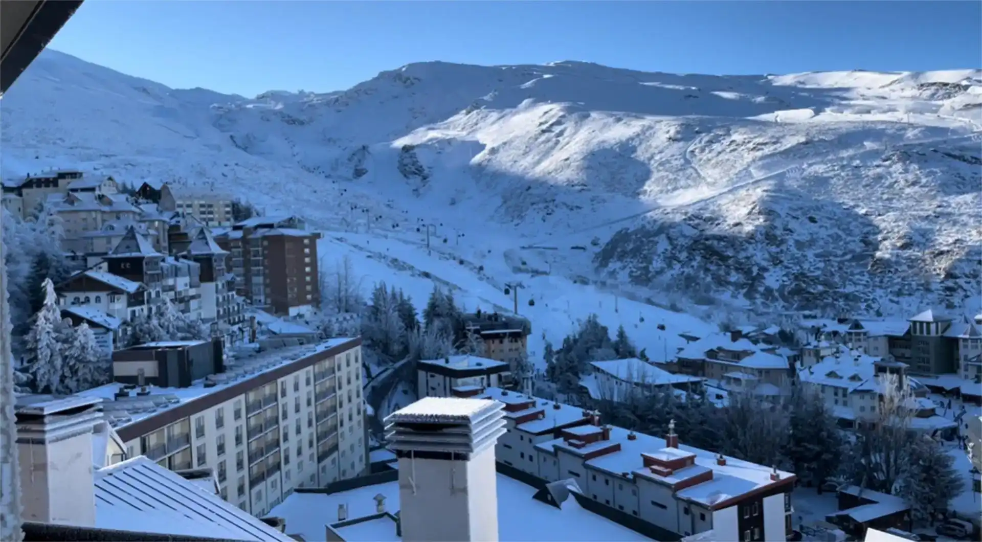 Außenansicht von Wohnungen zur Miete in Sierra Nevada mit Möbliert