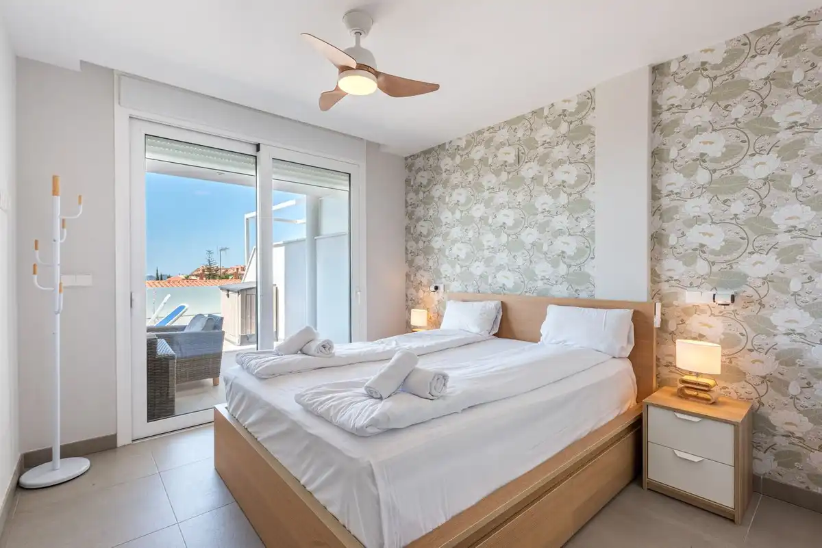 Habitación de Planta baja en venta en Fuengirola con Aire acondicionado, Calefacción y Terraza