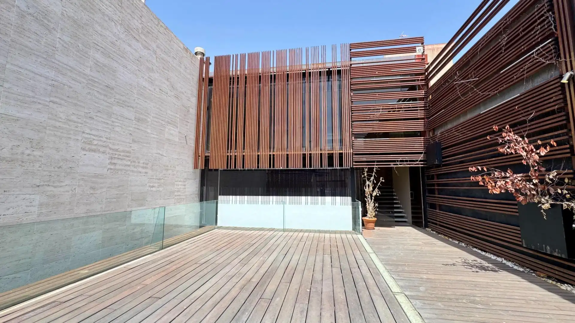 Vista exterior de Edifici en venda en San Vicente del Raspeig / Sant Vicent del Raspeig