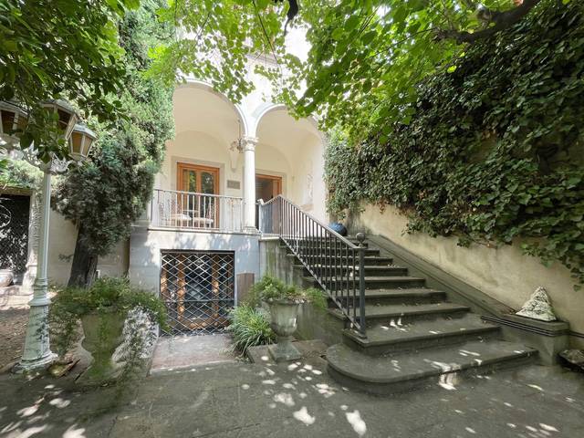 Casa-chalet en Venta en Centre