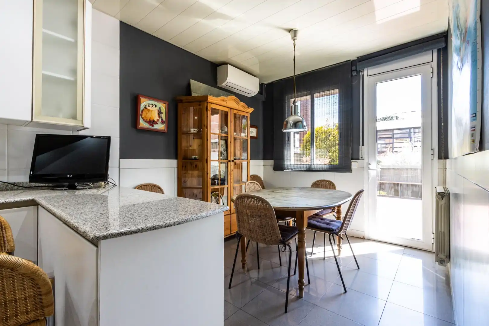 Cocina de Casa adosada en venta en Sabadell con Piscina comunitaria