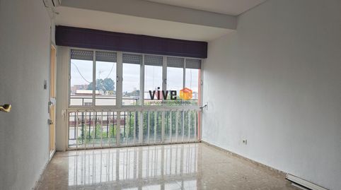 Foto 2 de Piso de alquiler en Calle Felipe II, El Porvenir, Sevilla Capital