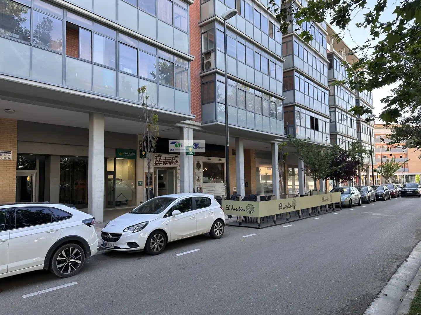 Exterior view of Commercial properties for rent in Zaragoza