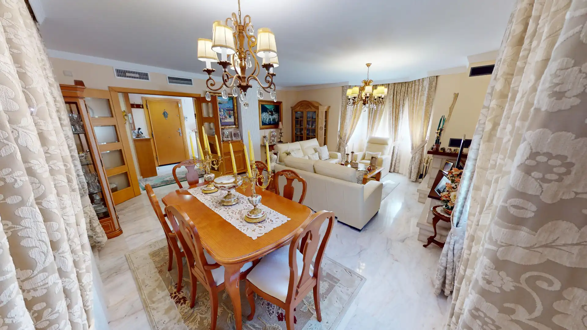 Comedor de Casa o chalet en venta en Torremolinos con Aire acondicionado, Calefacción y Jardín privado