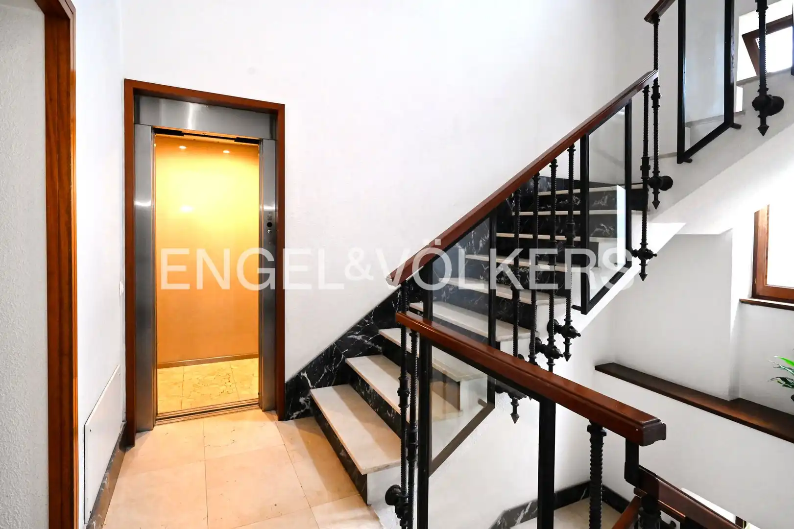 Maisonette zur Miete in Santander mit Heizung, Privatgarten und Parkett