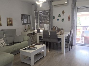 Adossat amb balcó en venda a Avinguda de Catalunya