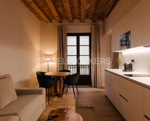 Dormitori de Apartament de lloguer en  Barcelona Capital amb Aire condicionat, Calefacció i Parquet