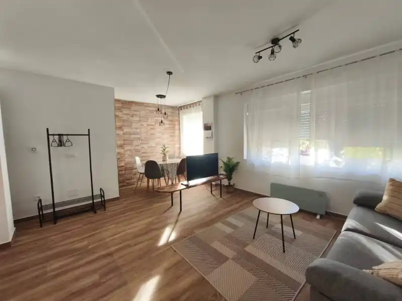 Wohnzimmer von Erdgeschoss zum Verkauf in Santander mit Privatgarten, Parkett und Möbliert