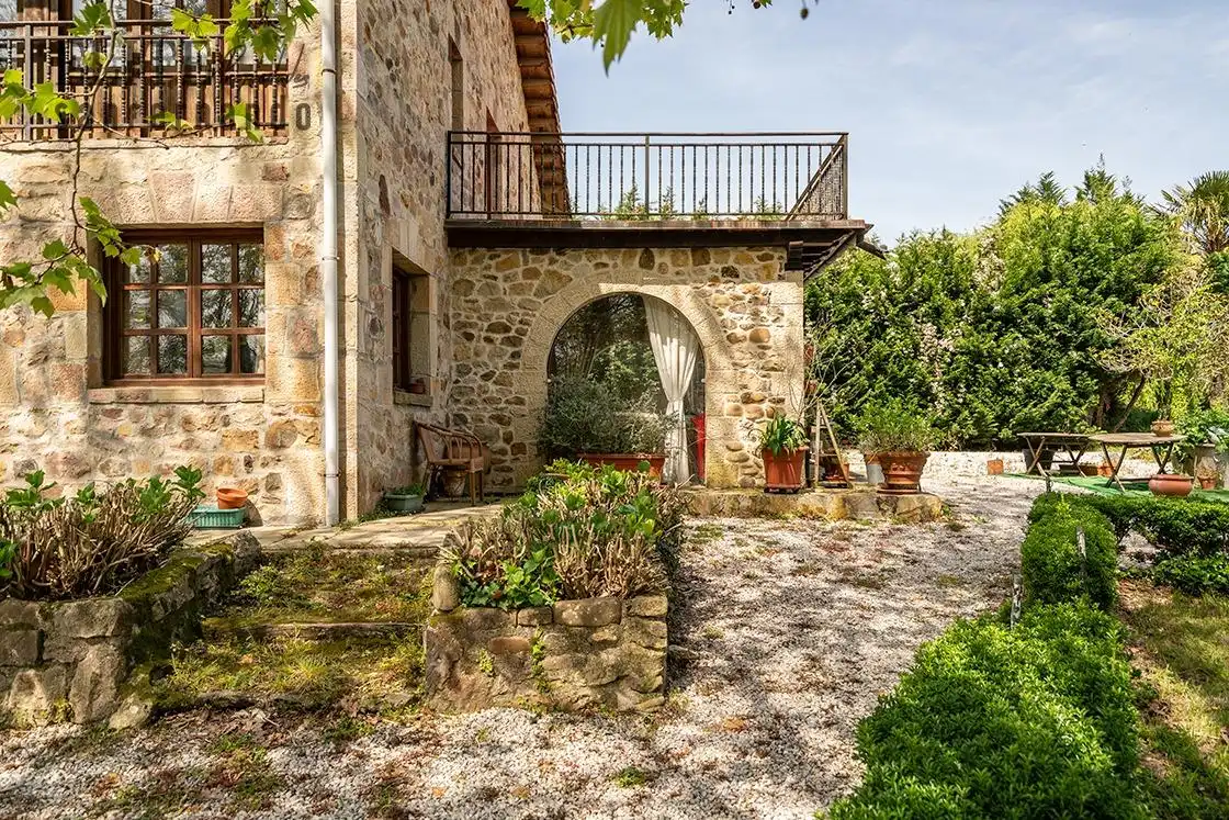 Terrassa de Casa o xalet en venda en Ribamontán al Monte amb Calefacció, Jardí privat i Traster