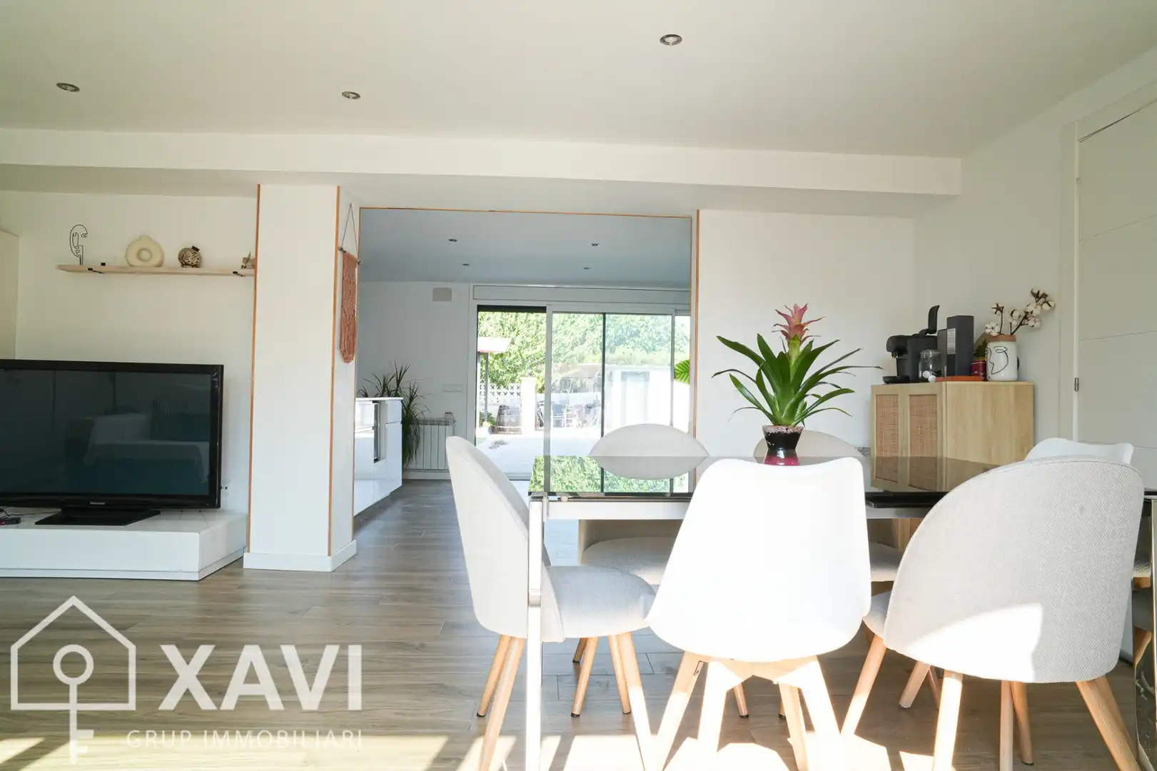 Sala d'estar de Casa o xalet en venda en La Torre de Claramunt amb Aire condicionat, Calefacció i Jardí privat