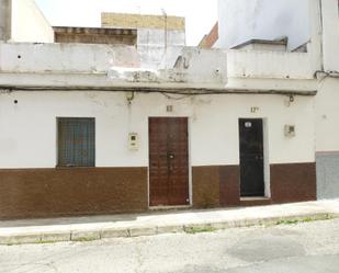 Exterior view of Single-family semi-detached for sale in  Sevilla Capital