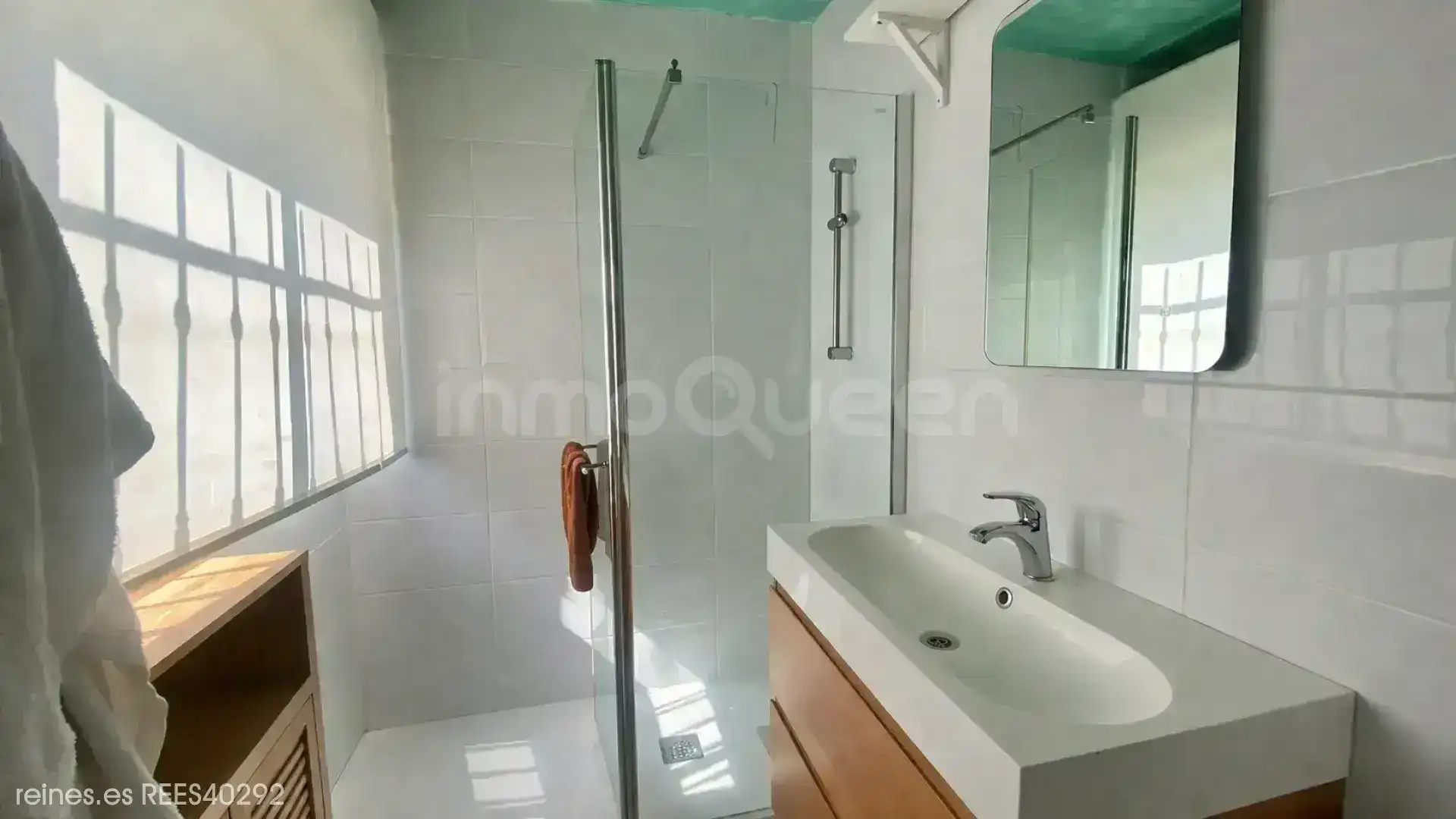 Bathroom of Detached homes for sale in La Moraleja  with Heating, Private garden and Terrace
