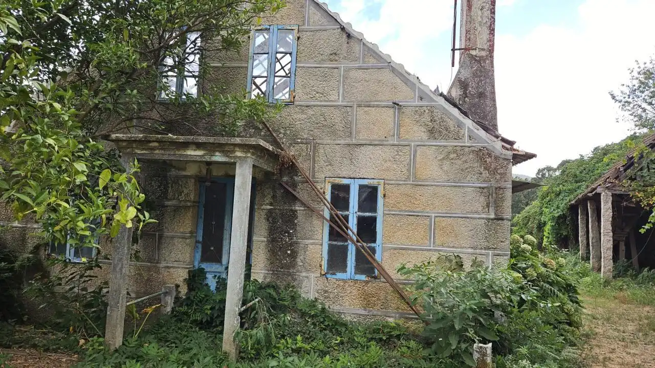 Vista exterior de Casa o xalet en venda en O Porriño   amb Calefacció, Jardí privat i Traster