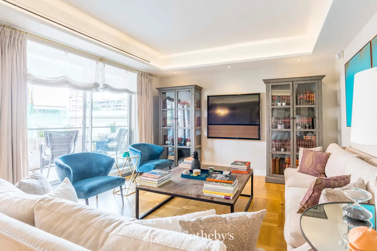 Sala d'estar de Apartament en venda en Madrid amb Aire condicionat, Calefacció i Terrassa