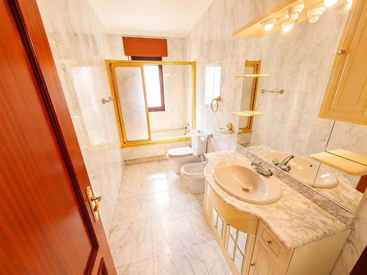 Bathroom of Flat for sale in Riosa  with Heating, Terrace and Storage room