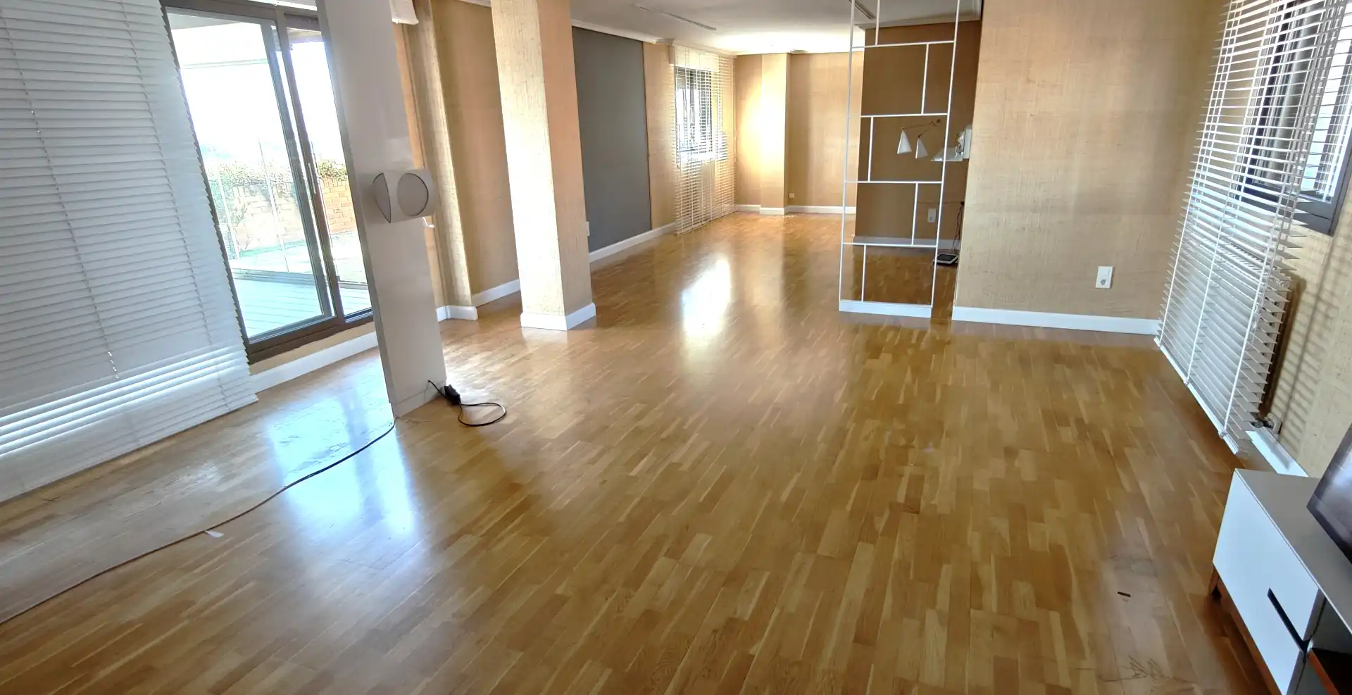 Living room of Attic for rent in Zaragoza  with Air Conditioner, Heating and Parquet flooring