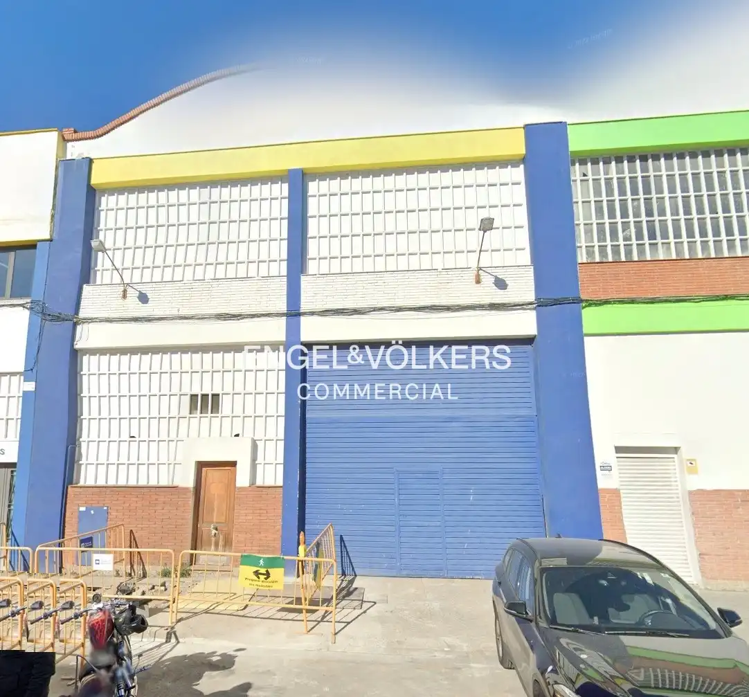 Außenansicht von Fabrikhallen zur Miete in L'Hospitalet de Llobregat