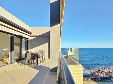 Penthouse with balcony for sale in Orihuela Costa