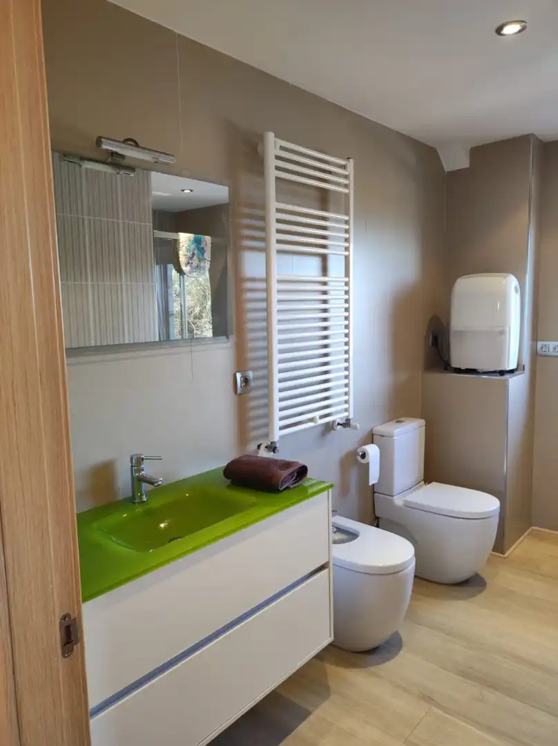 Baño de Casa o chalet de alquiler en Miengo con Calefacción, Jardín privado y Amueblado